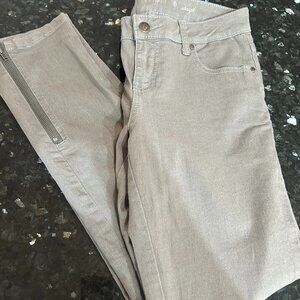 Jennifer Lopez Straight Pants - Size 6 - Gray - Pre-owned Condition